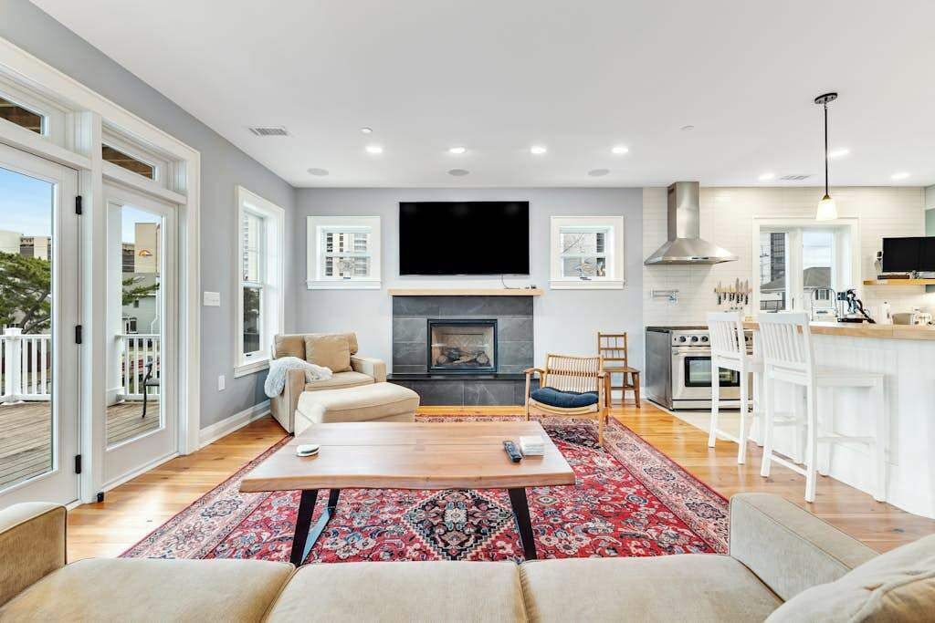 TV, fireplace, offices