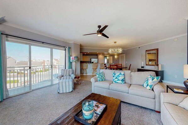 TV, fireplace, offices - Bahia Vista II 305 (Ocean City)