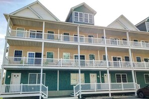 Exterior - Coastal Getaway - Free WiFi, Central AC, Washer & Dryer - Walk 2 Blocks to Beach (Ocean City)