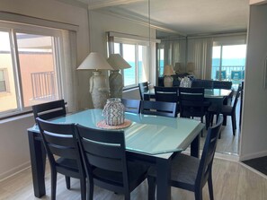Dining - Waikiki 402 (Ocean City)