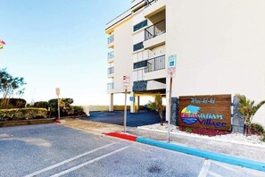 Property grounds - Waikiki 102 (Ocean City)