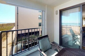Property grounds - Waikiki 102 (Ocean City)