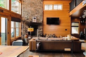TV - Trailside Chalet at Pleasant Mt. (Bridgton)