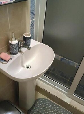 Bathroom - Find Peace, Privacy & Comfort • 2BR Apartment • 10 min Airport (San Pedro Sula)