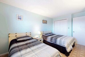 2 bedrooms, WiFi, bed sheets - Enjoy a Bayfront Balcony, Amazing Views, WiFi, Central AC & Shared Outdoor Pool (Ocean City)