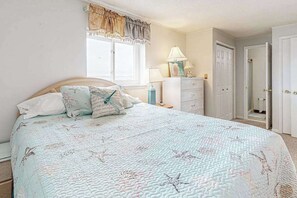 2 bedrooms, WiFi, bed sheets - Bayfront Condo with Lovely Sunset Views, Balcony, AC, W/D & Shared Pool (Ocean City)