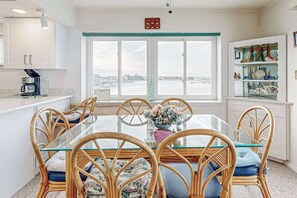 Dining - Bayfront Condo with Lovely Sunset Views, Balcony, AC, W/D & Shared Pool (Ocean City)