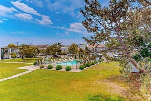 Pool - Bay Colony 36 (Ocean City)