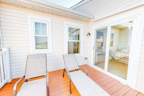 Terrace/patio - Bay-view townhome with private deck, pool access, central AC, & W/D (West Ocean City)