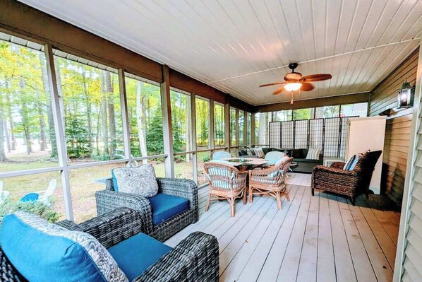 TV, offices - Brandywine Home in the Pines | House on 17th Hole in Ocean Pines (Ocean Pines)