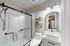 Shower, hair dryer, towels - Dog-friendly condo near beach with updated interior & private W/D (Ocean City)