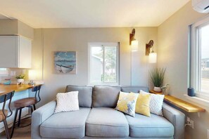 TV, offices - Dog-friendly condo near beach with updated interior & private W/D (Ocean City)