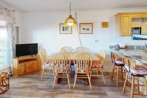 Dining - Oceanfront escape close to boardwalk with balcony, W/D, and direct beach access (Ocean City)