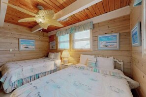 4 bedrooms, travel cot, WiFi, bed sheets - 4-Story beachfront townhome with ocean views, balconies, deck, outdoor shower (Ocean City)