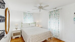 2 bedrooms, iron/ironing board, WiFi, bed sheets - Inviting condo near the beach with balcony, central AC, & full kitchen (Ocean City)