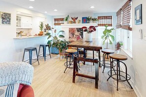 Dining - Fantastic home with water-view, patio, & full kitchen (Ocean City)
