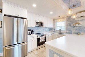 Fridge, microwave, oven, stovetop - Lands End Unit 6B (Ocean City)