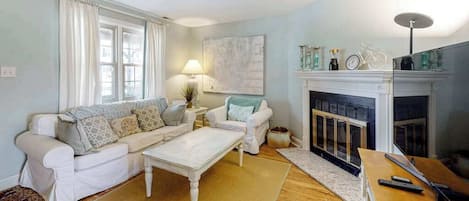 TV, fireplace, offices