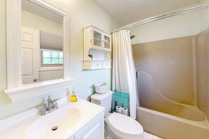 Shower, hair dryer - 2-story end-unit townhome near beach with deck, AC, outdoor pool & fast WiFi (Ocean City)