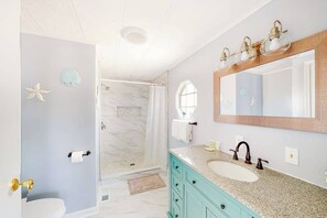 Shower, hair dryer, towels - Renovated waterfront home with dock, bay access, & shared pool/tennis (Ocean City)