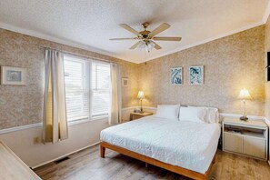 3 bedrooms, iron/ironing board, WiFi, bed sheets - Dog-friendly, canal-front home with community pool & tennis, dock, & WiFi (Ocean City)