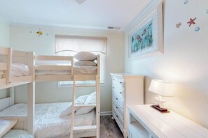 Iron/ironing board, WiFi, bed sheets - Fantastic waterfront escape with furnished deck, WiFi, shared pool & central AC (Ocean City)
