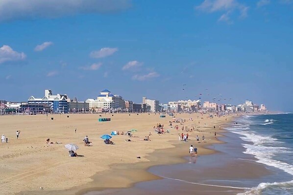 Beach nearby - Colorful condo by the beach with balcony, washer/dryer, & outdoor pool (Ocean City)