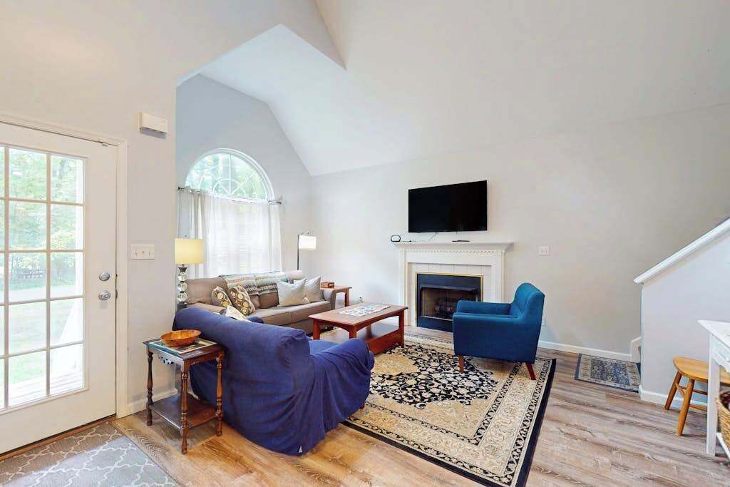 TV, DVD player, offices