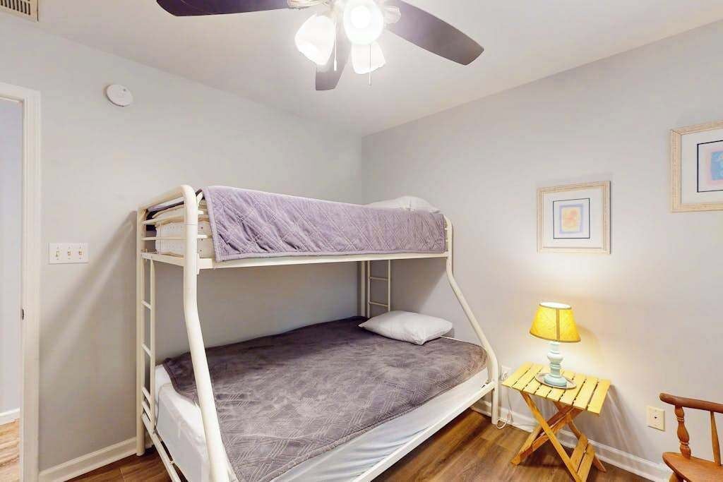 4 chambres, fer et planche à repasser, Wi-Fi, draps fournis