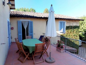 Apartment, Garden View | Outdoor dining - Agriturismo Il Mulino Del Vescovo (Giano dell'Umbria)