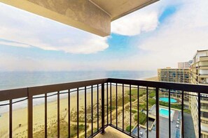Property grounds - Joyful beachfront condo with balcony, views, pools, gym, game room & tennis (Ocean City)