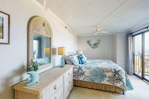 3 bedrooms, iron/ironing board, travel cot, WiFi - Stunning Ocean front condo w/beach & ocean views, AC & shared pool (Ocean City)