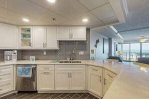 Fridge, microwave, oven, stovetop - Stunning Ocean front condo w/beach & ocean views, AC & shared pool (Ocean City)
