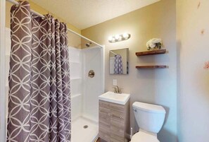 Shower, hair dryer, towels - Sunny - 3rd floor, spacious condo with kitchen, balcony & canal views (Ocean City)