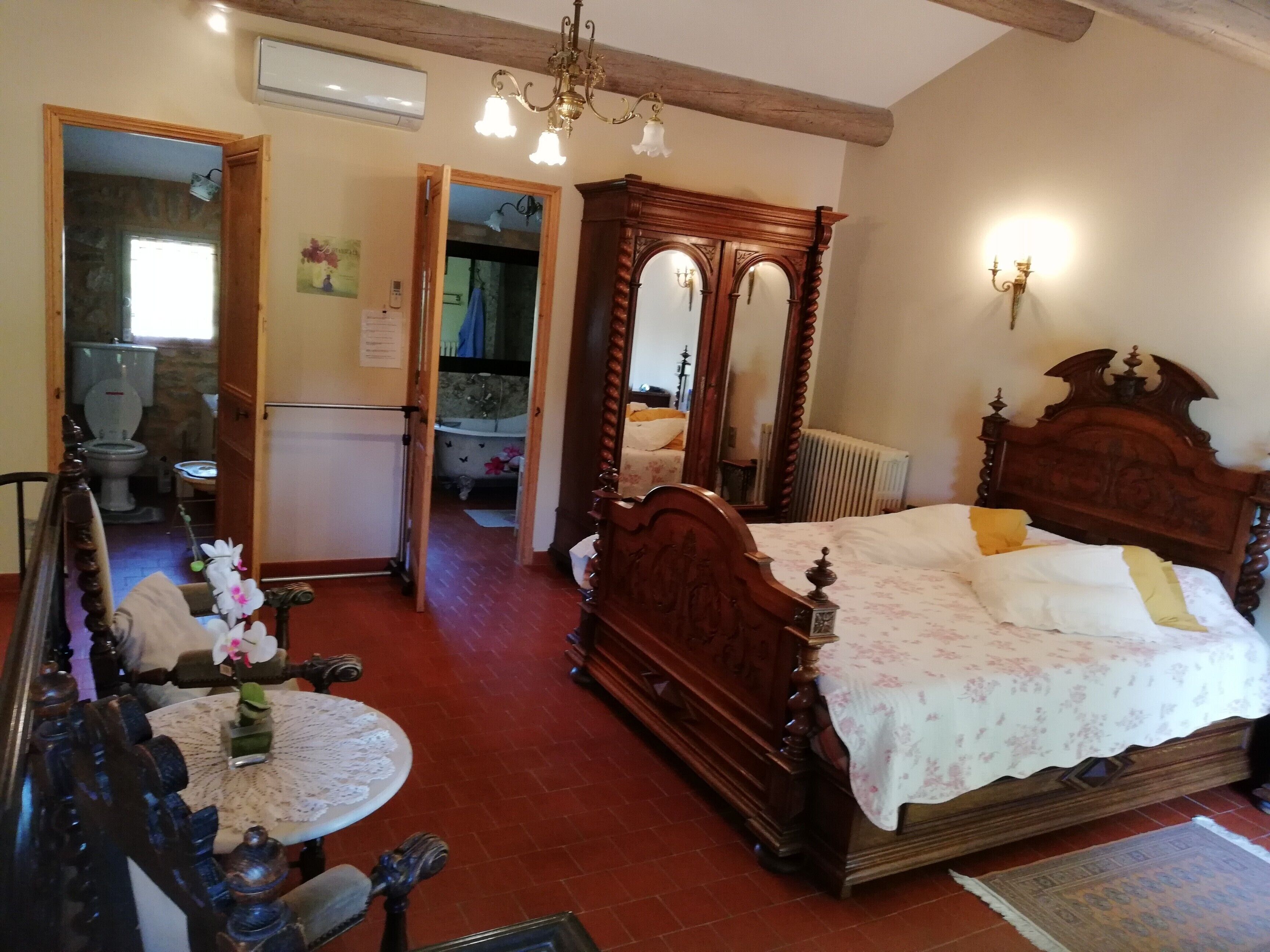 1 chambre, fer et planche à repasser, Wi-Fi, draps fournis