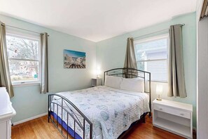 3 slaapkamers, een strijkplank/strijkijzer, wifi, beddengoed