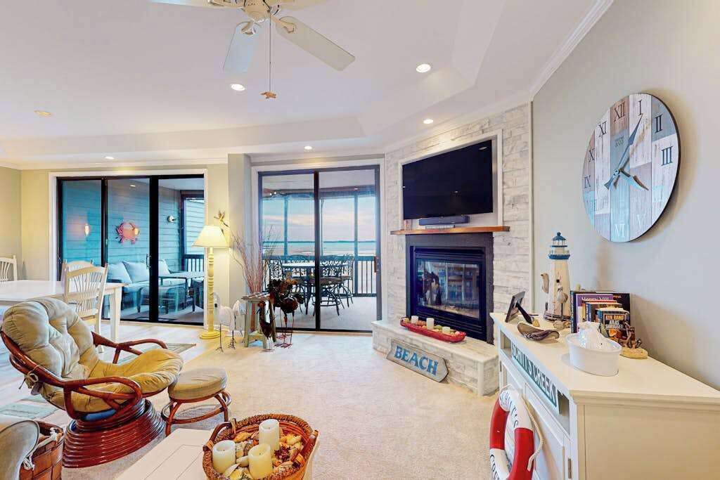 TV, fireplace, offices