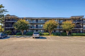 Exterior - Coastal condo with breathtaking views, balcony, fireplace, & W/D - pool access (Ocean City)