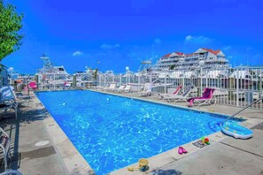 Pool - Updated waterfront condo with washer/dryer, central AC, & seasonal pool (Ocean City)