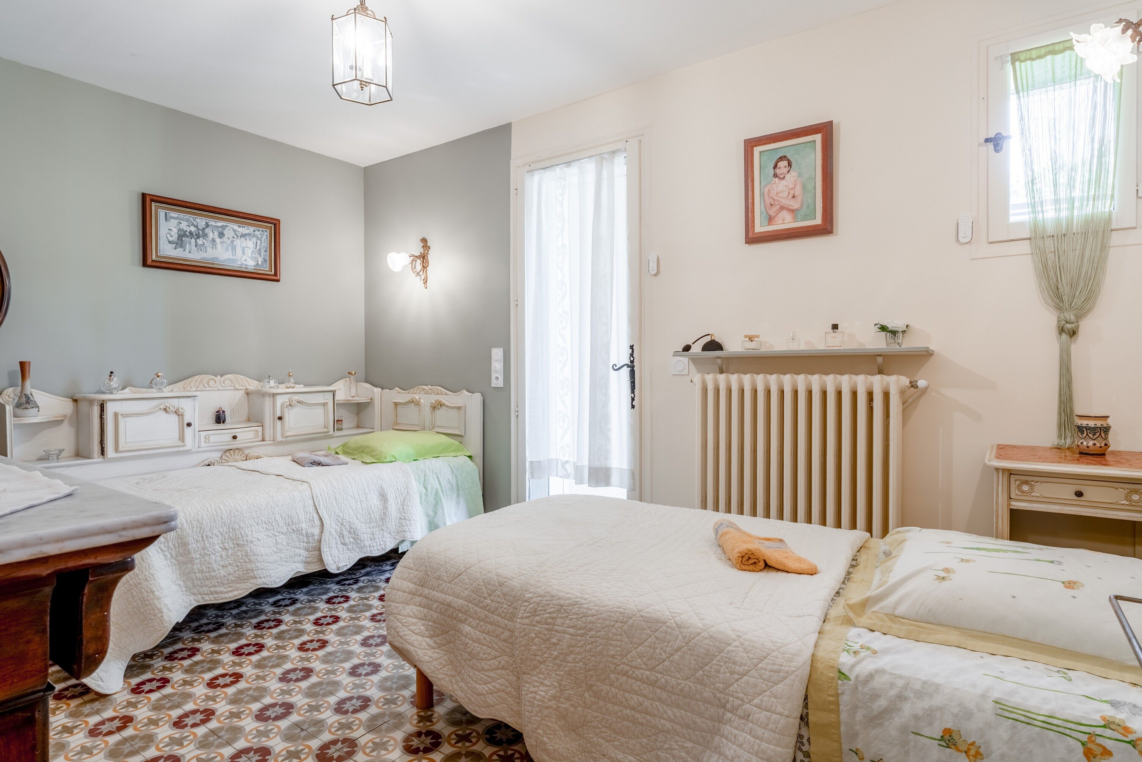 2 chambres, fer et planche à repasser, Wi-Fi, draps fournis