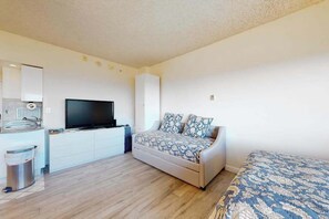 熨斗/熨衣板、  旅行婴儿床、WiFi