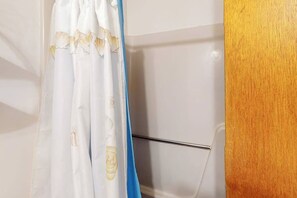 Shower, hair dryer - Waterfront townhome with a scenic balcony (Ocean City)
