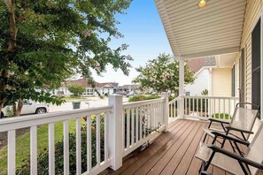 Terrace/patio - Channel Buoy 120 on Canal (Ocean City)