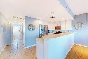 Fridge, microwave, oven, stovetop - Dog-friendly water-view condo with rooftop pool, balcony, W/D, jetted tub (Ocean City)