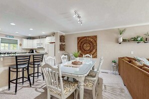 Dining - End-unit townhome with resort amenities, water view, balcony, fireplace, & AC (West Ocean City)