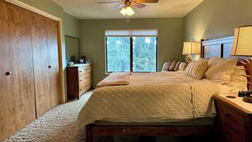 3 bedrooms, iron/ironing board, internet, bed sheets