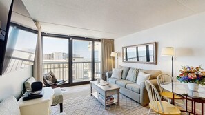 TV, DVD player, offices - Stunning oceanfront condo w/ private balcony, beach access, pools & game rooms (Ocean City)