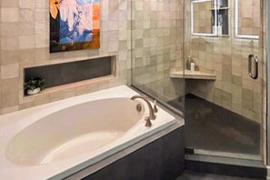 Shower, towels - Stunning waterfront condo with bay views, outdoor pool, and private balcony (Ocean City)