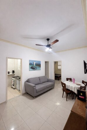 Living area - Apartment on the beach block (Rio de Janeiro)