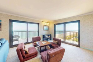 TV, DVD player, offices - Luxury - penthouse beach condo with balcony, W/D, pools, gym, sauna, tennis & AC (Ocean City)